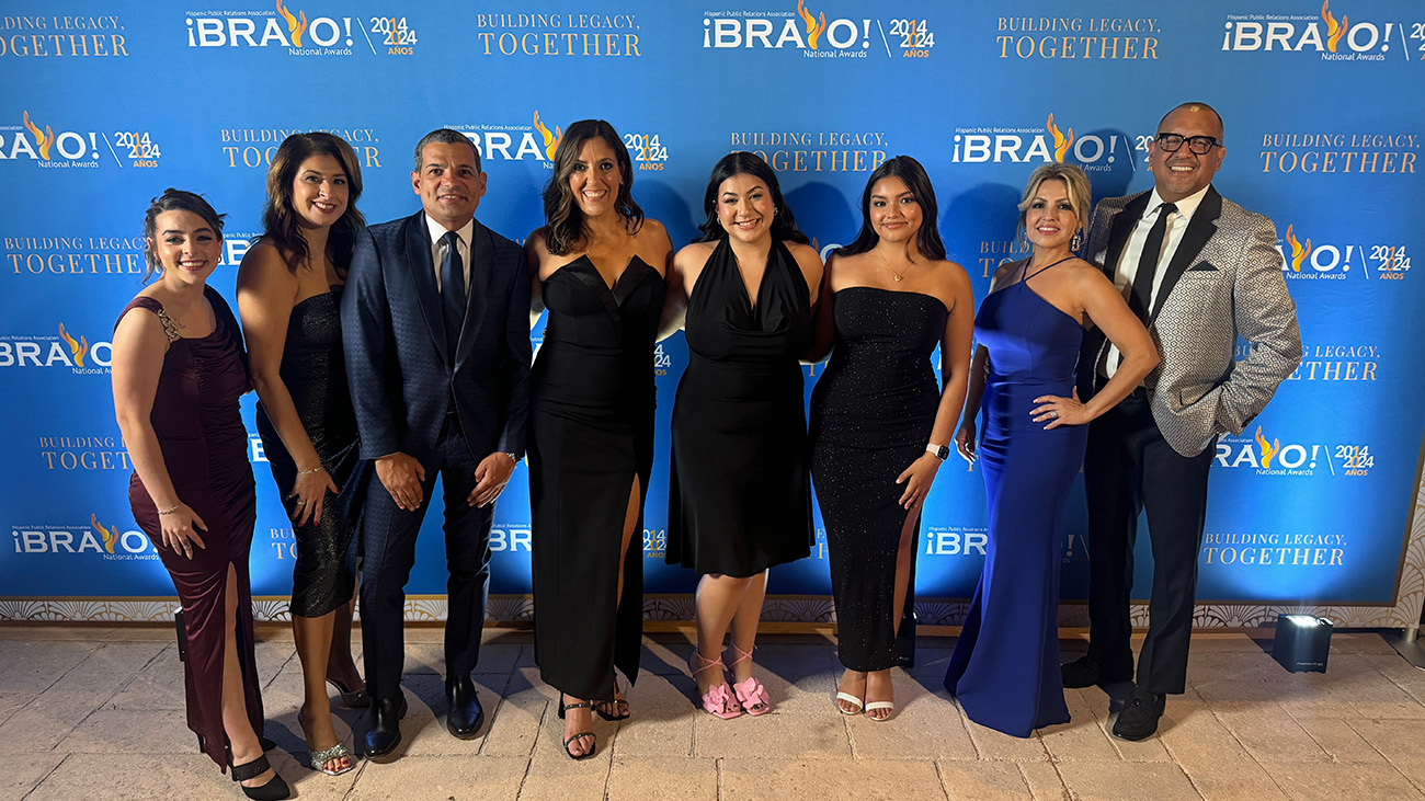 (l-r) Jennyfer Grundler, Bravo Co-chair Brenda Mendoza, Bravo Co-chair Andy Checo, HPRA President Sonia V. Diaz, HPRA 2024 scholarship winners Isabelle Marceles, Esmeralda Hernández, Magda Rios, HPRA VP Jaime Rojas